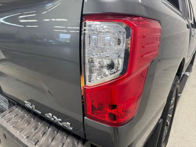 2019 Nissan TITAN SL