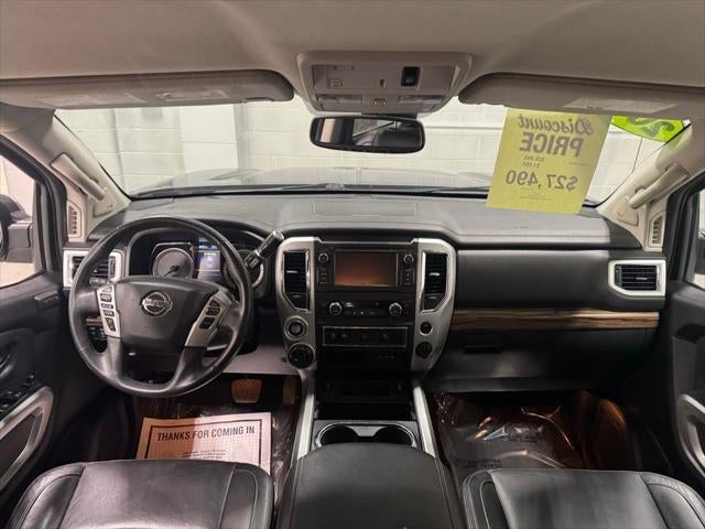 2019 Nissan TITAN SL