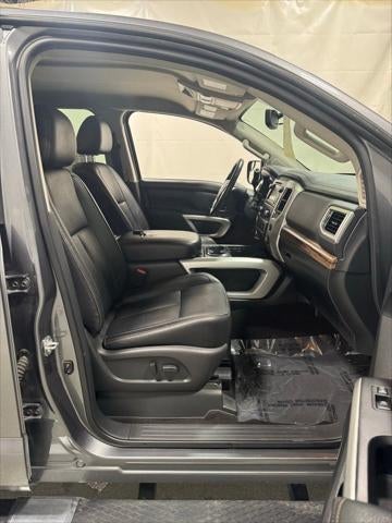 2019 Nissan TITAN SL