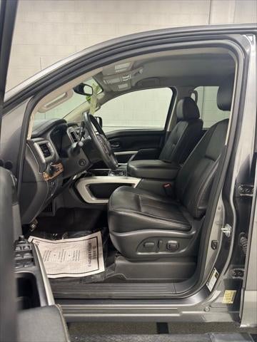 2019 Nissan TITAN SL