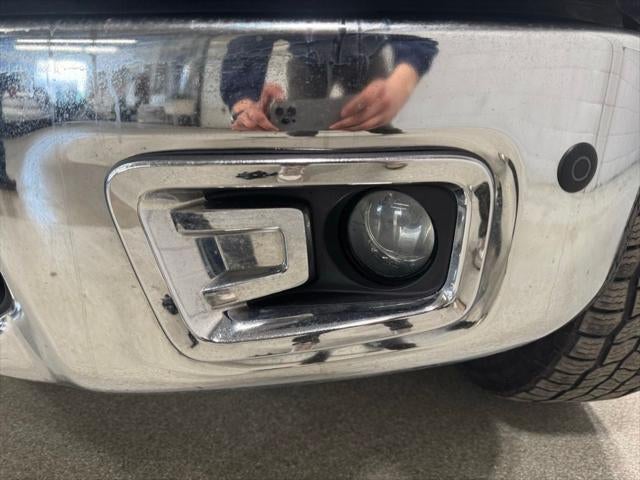 2019 Nissan TITAN SL