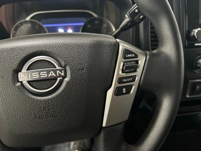 2024 Nissan TITAN Crew Cab SV 4x4