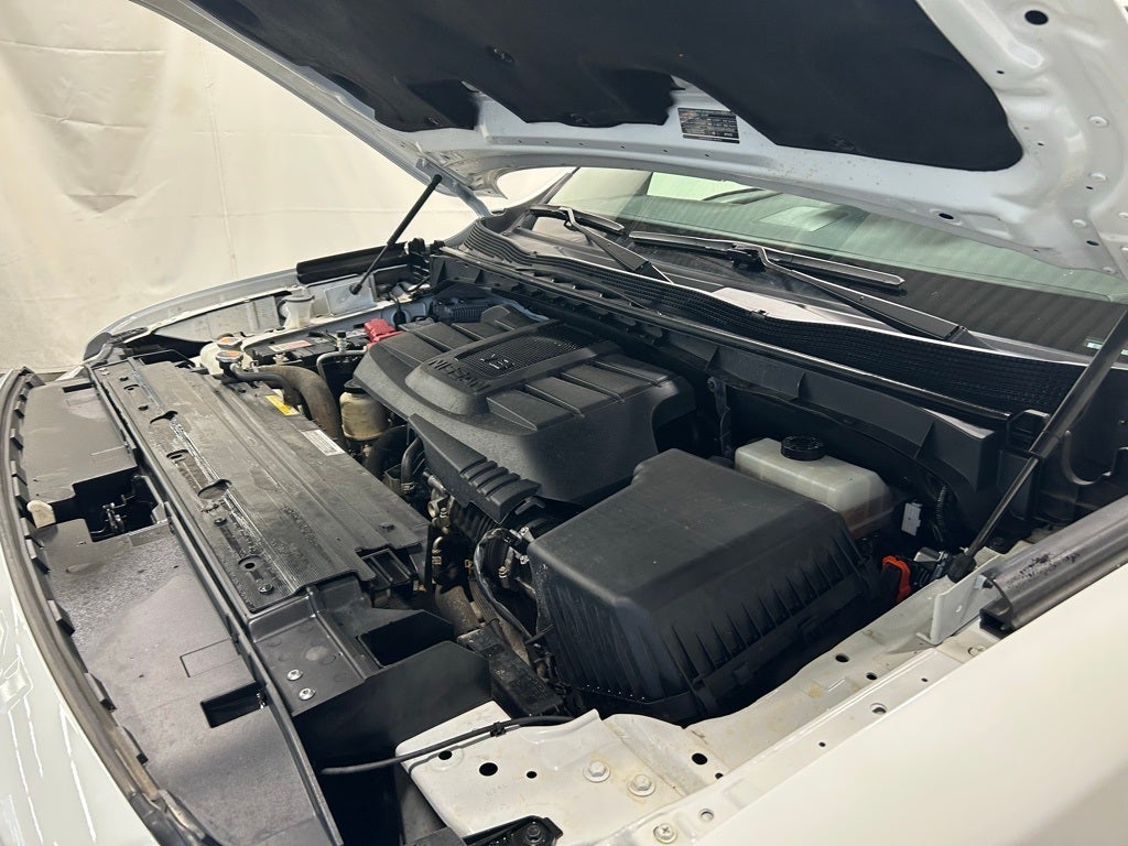 2024 Nissan TITAN Crew Cab SV 4x4