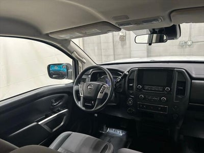 2024 Nissan TITAN Crew Cab SV 4x4