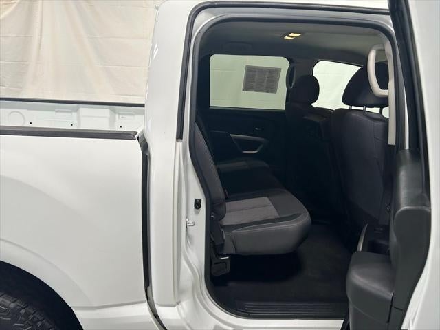 2024 Nissan TITAN Crew Cab SV 4x4