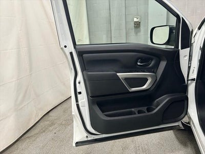 2024 Nissan TITAN Crew Cab SV 4x4