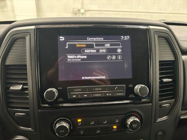 2024 Nissan TITAN Crew Cab SV 4x4