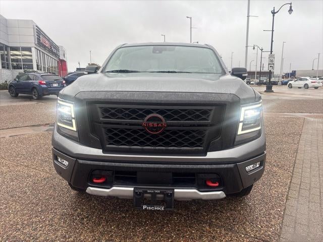 2023 Nissan TITAN Crew Cab PRO-4X 4x4