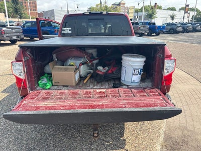 2017 Nissan TITAN SV