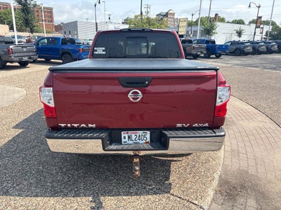 2017 Nissan TITAN SV