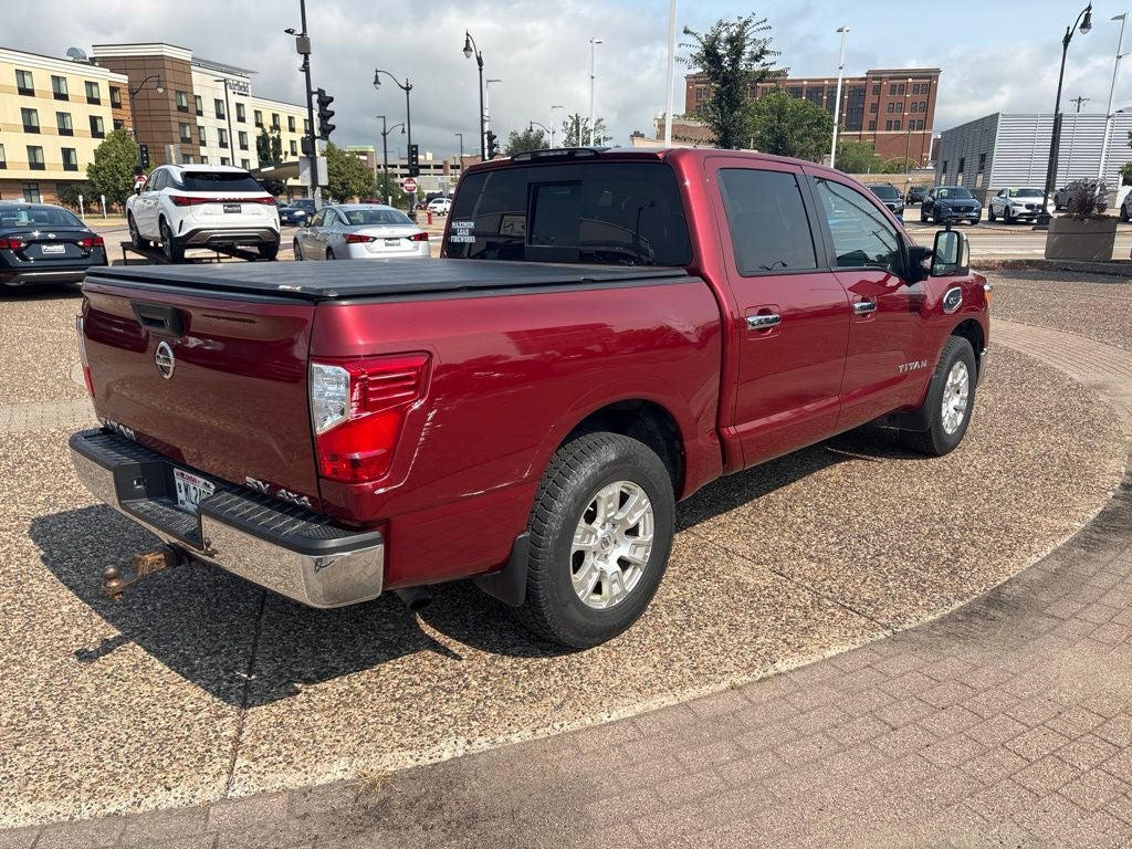 2017 Nissan TITAN SV
