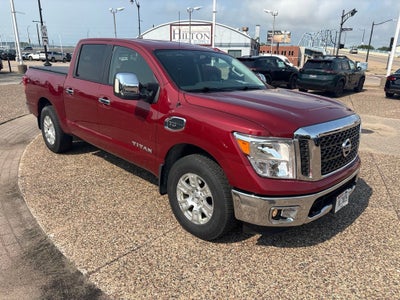 2017 Nissan TITAN SV