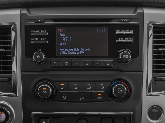 2017 Nissan TITAN SV