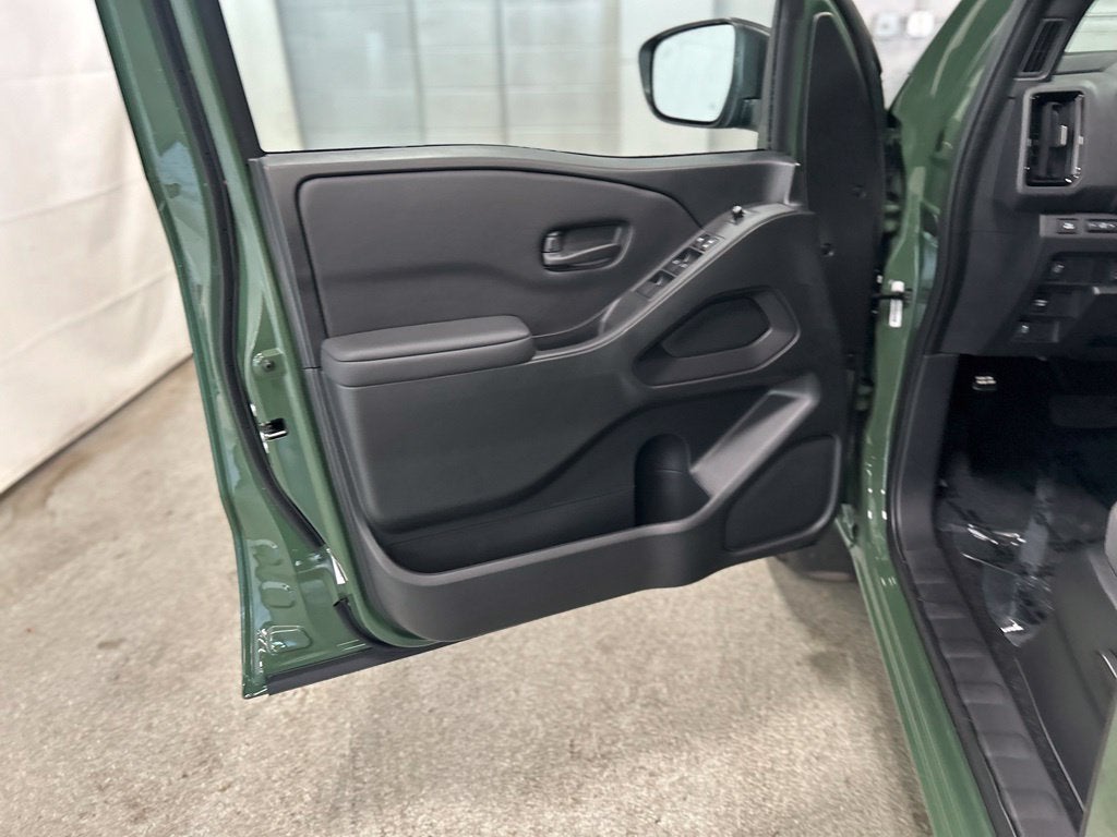 2027 Nissan Frontier SV
