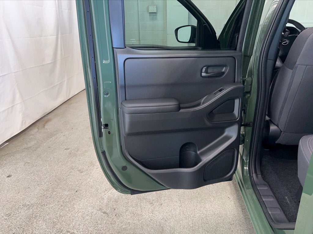 2027 Nissan Frontier SV