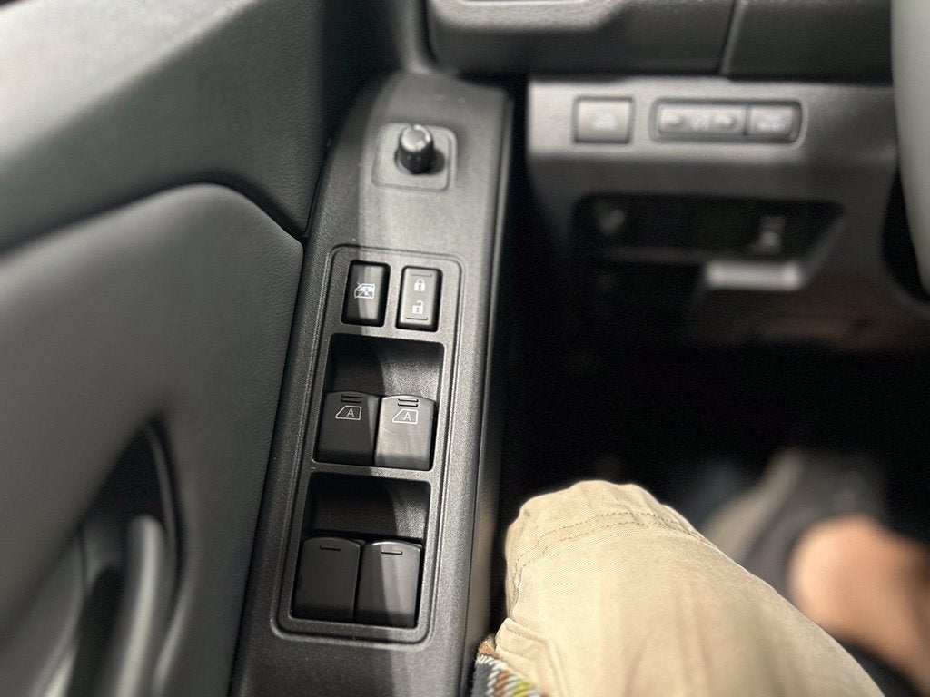 2027 Nissan Frontier SV