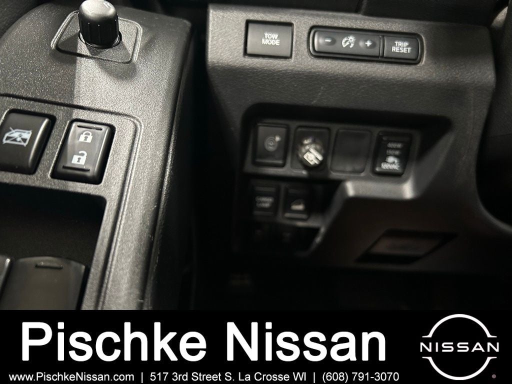 2022 Nissan Frontier Crew Cab PRO-4X 4x4