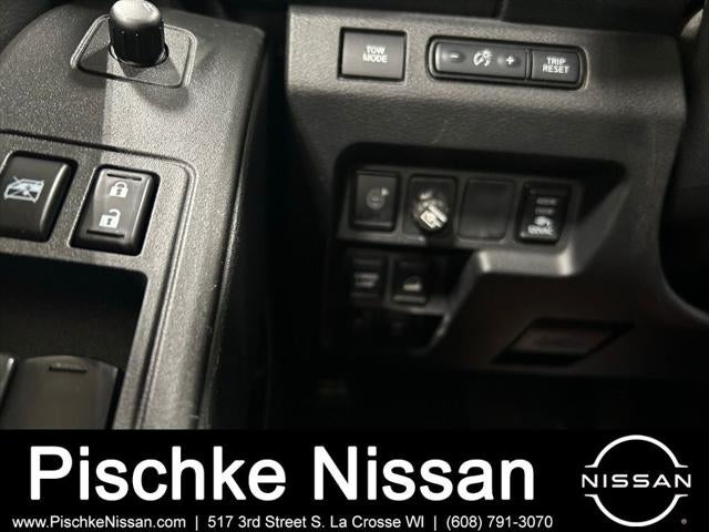 2022 Nissan Frontier Crew Cab PRO-4X 4x4