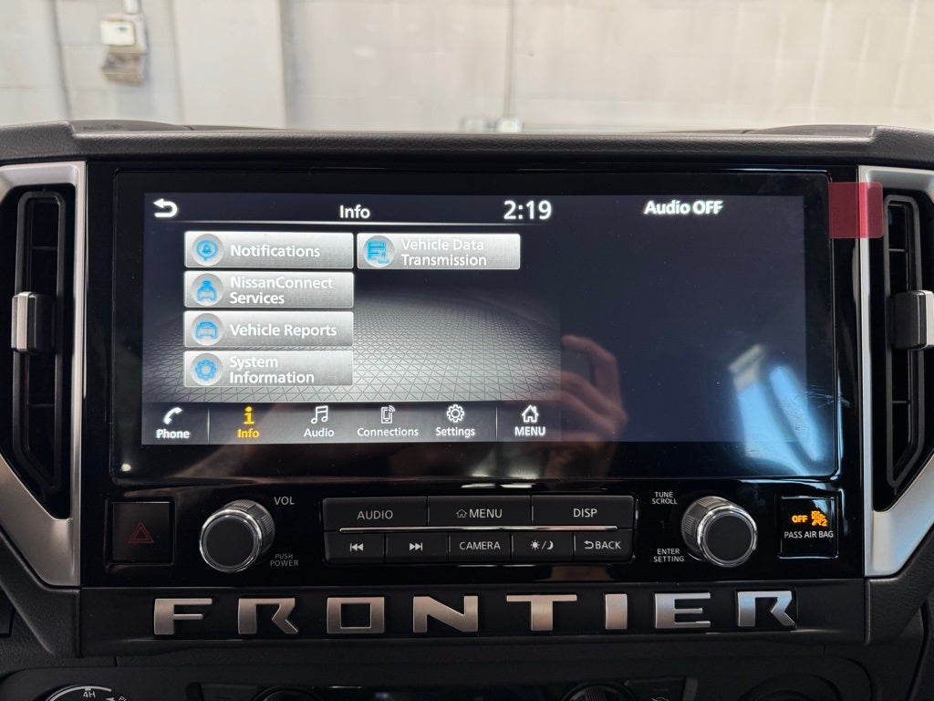 2025 Nissan Frontier SV