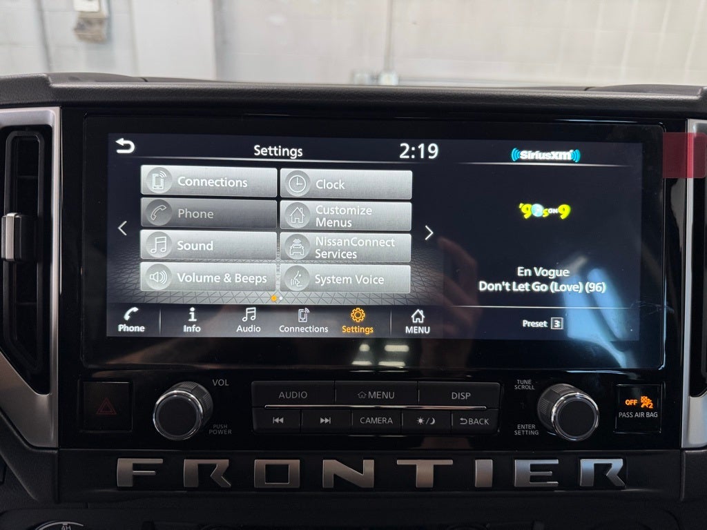 2025 Nissan Frontier SV