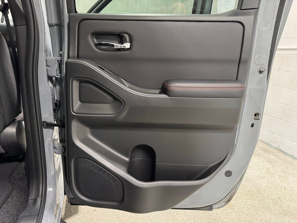 2025 Nissan Frontier Crew Cab PRO-4X 4x4