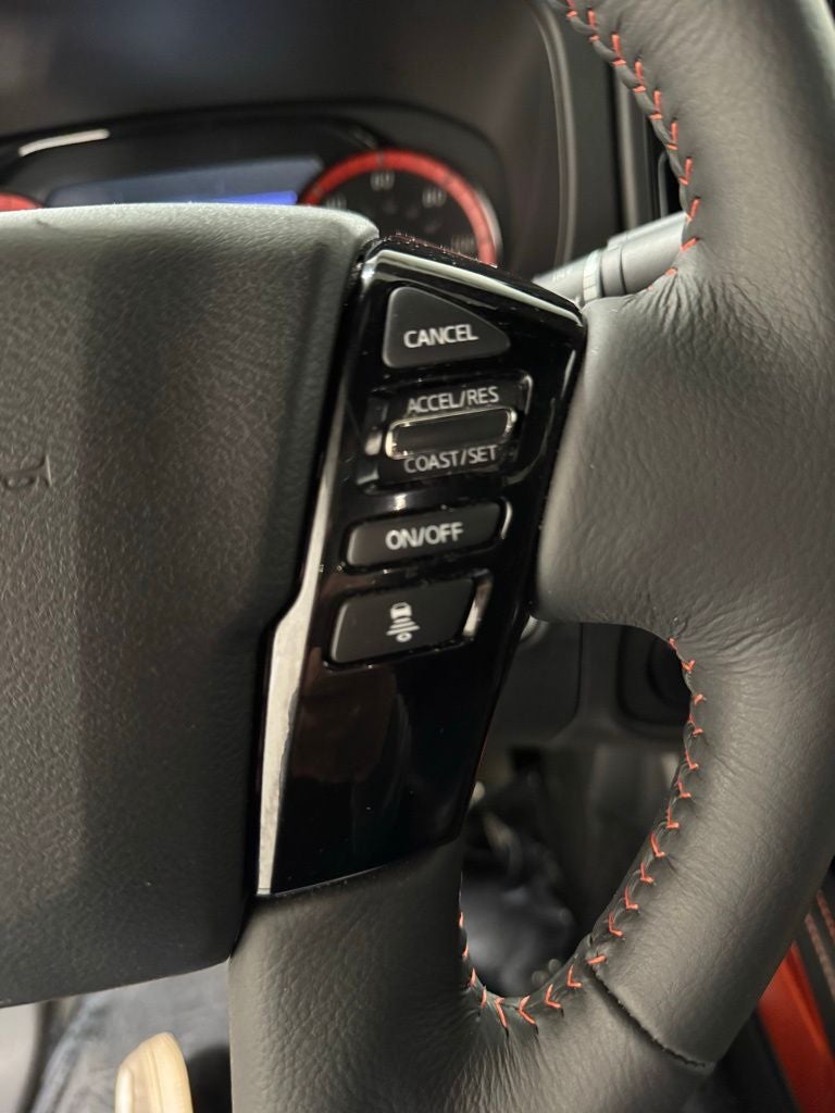 2025 Nissan Frontier Crew Cab PRO-4X 4x4