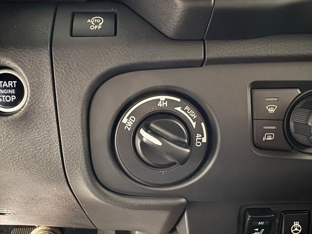 2025 Nissan Frontier Crew Cab PRO-4X 4x4