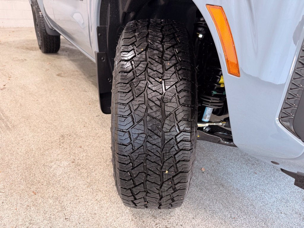 2027 Nissan Frontier SV
