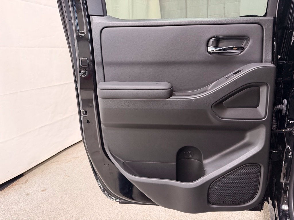 2027 Nissan Frontier SV