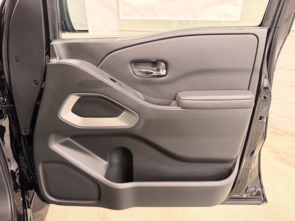 2027 Nissan Frontier SV