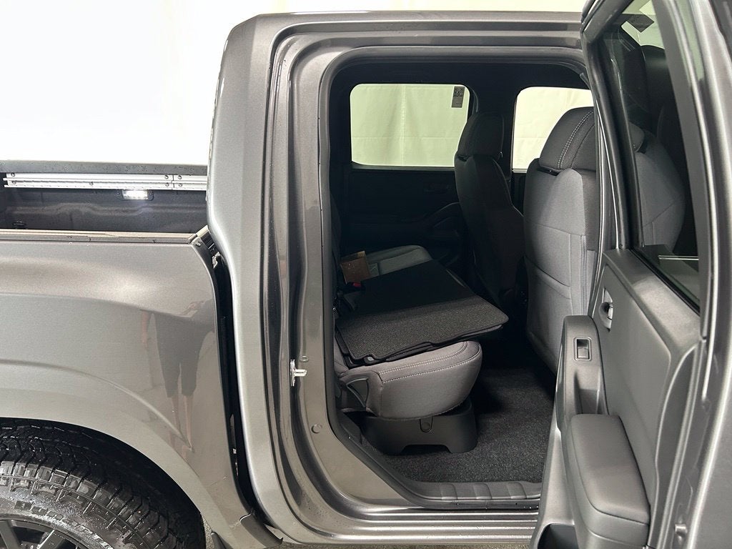 2027 Nissan Frontier SV