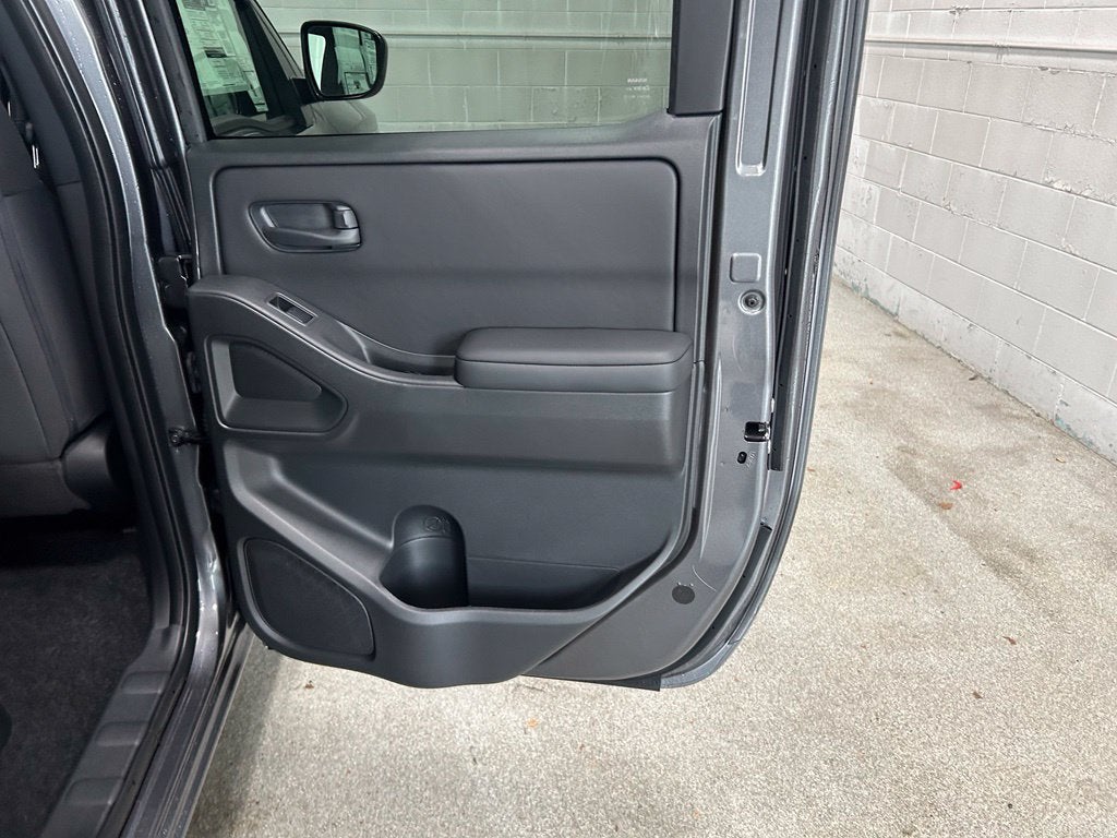 2027 Nissan Frontier SV