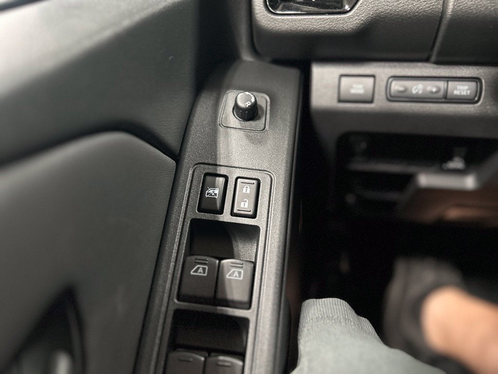 2027 Nissan Frontier SV