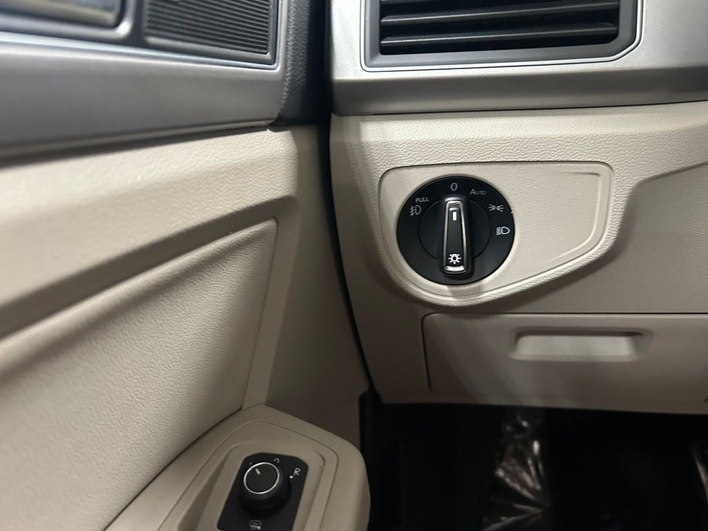 2019 Volkswagen Atlas 3.6L V6 SE w/Technology R-Line