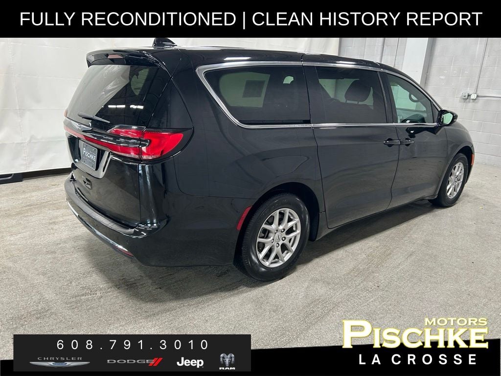 2025 Chrysler Pacifica Select