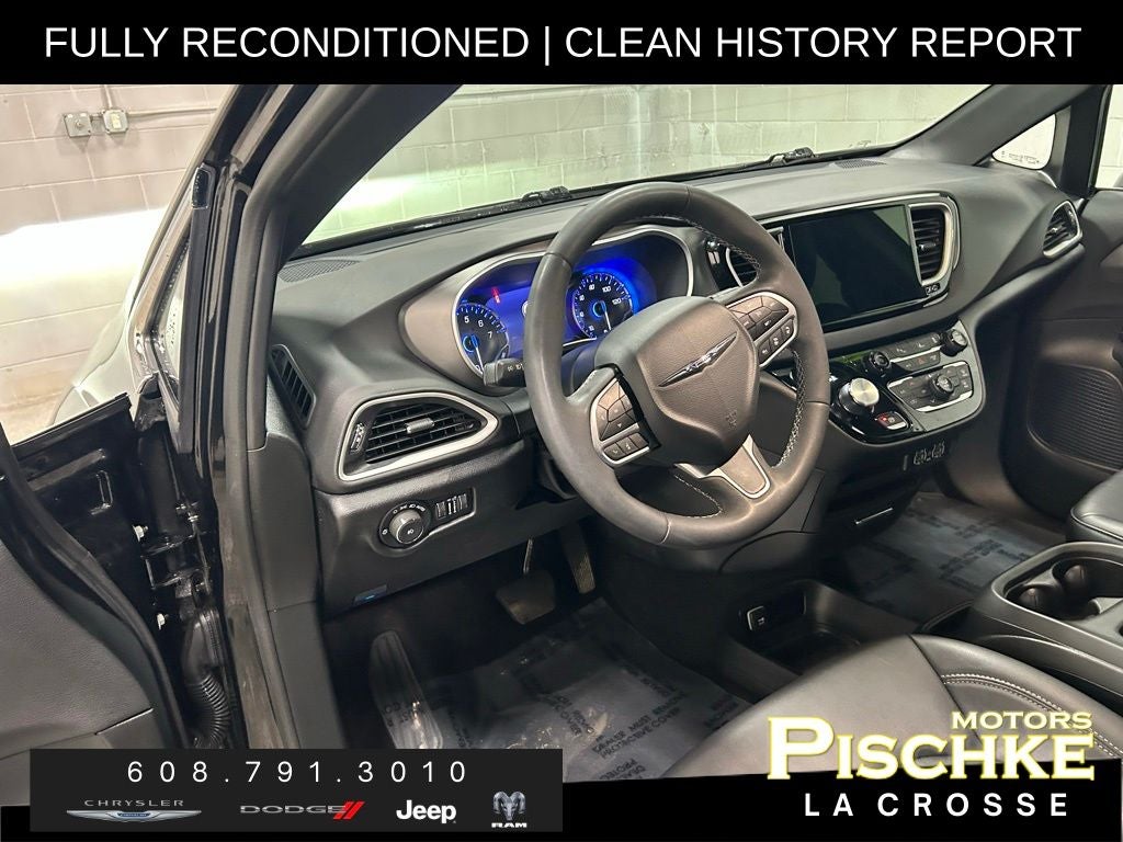 2025 Chrysler Pacifica Select