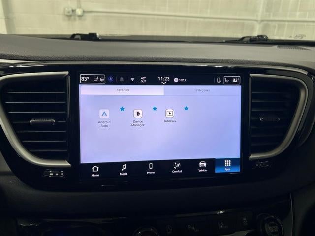 2025 Chrysler Pacifica Select