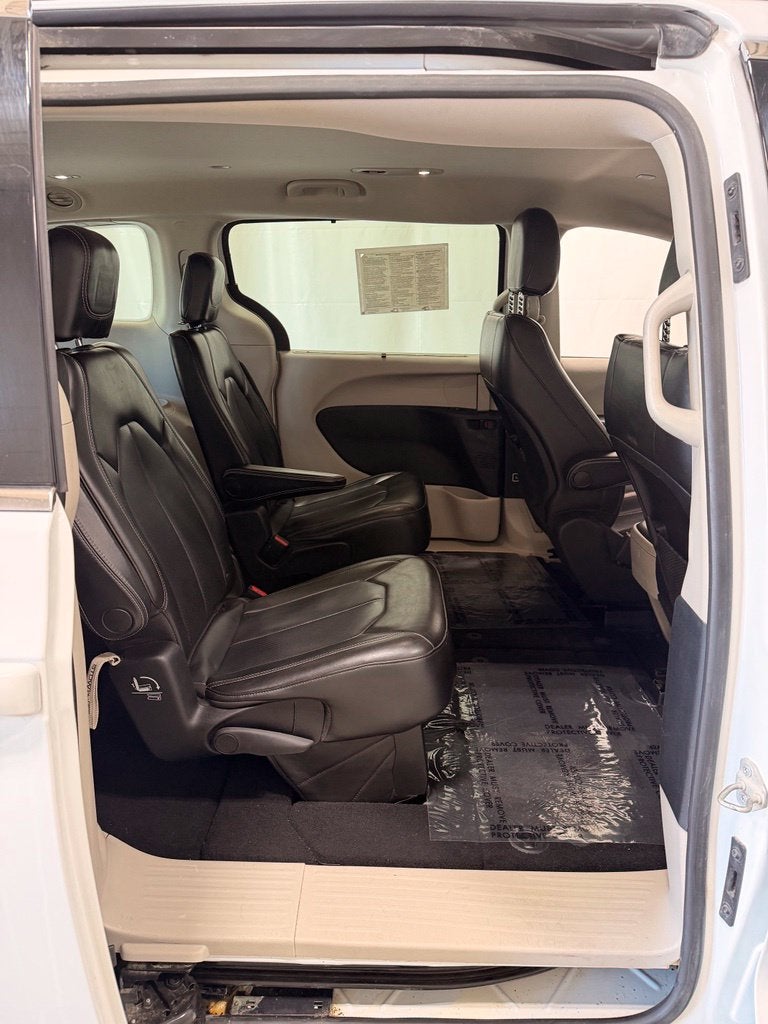 2021 Chrysler Voyager LXI