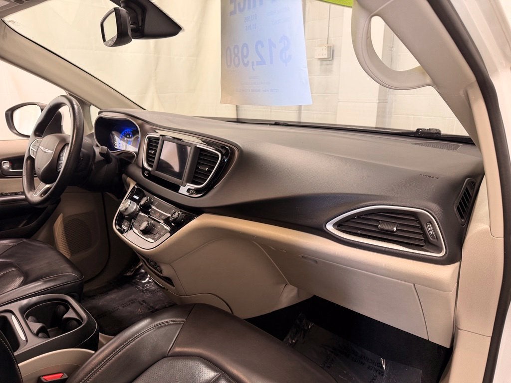 2021 Chrysler Voyager LXI