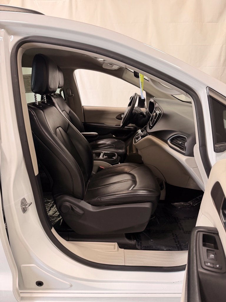 2021 Chrysler Voyager LXI
