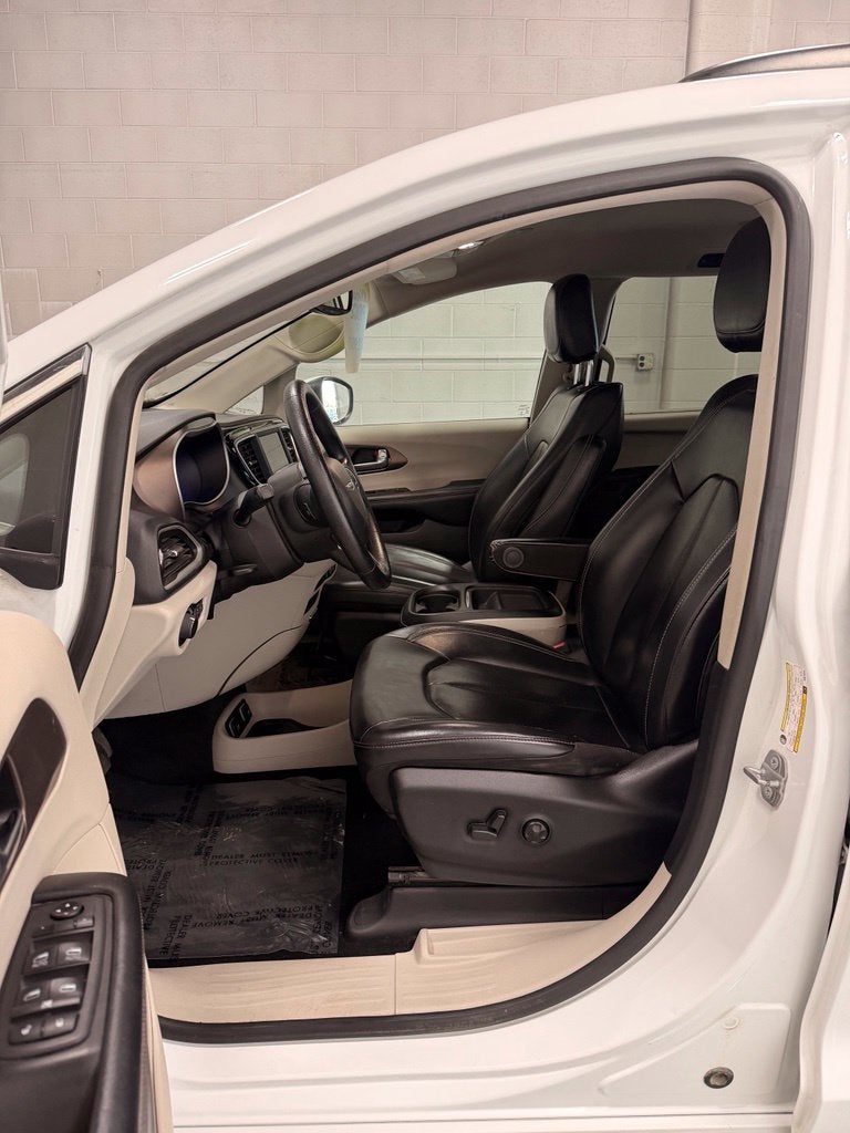 2021 Chrysler Voyager LXI