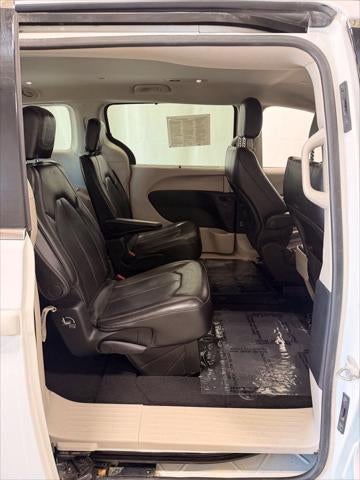 2021 Chrysler Voyager LXI
