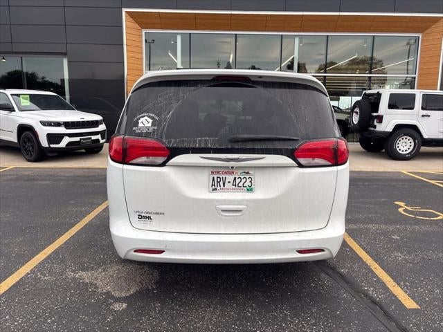 2021 Chrysler Voyager LXI