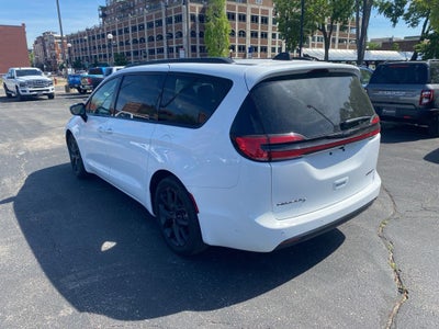 2026 Chrysler Pacifica Limited