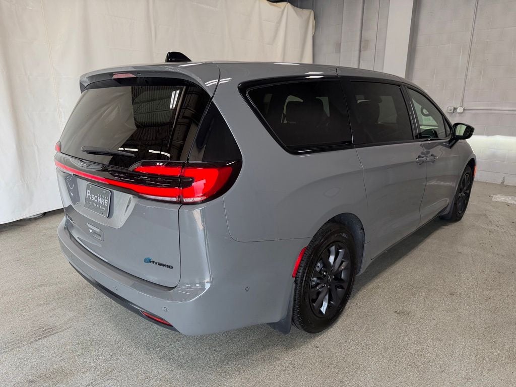 2024 Chrysler Pacifica Hybrid S Appearance Pkg