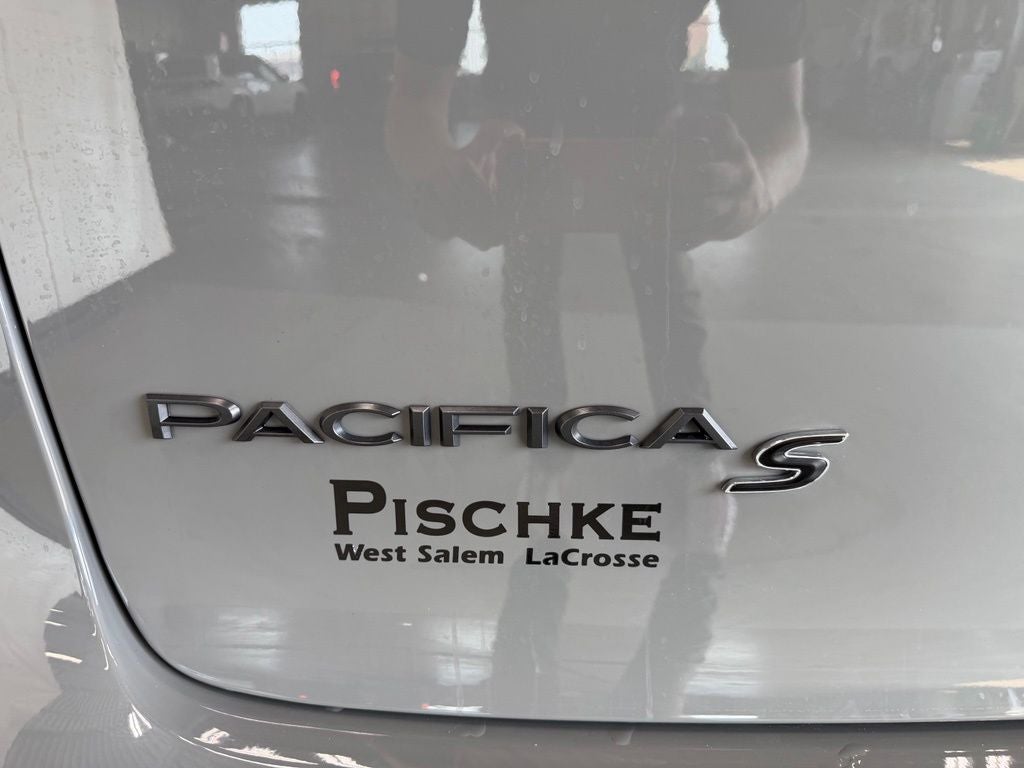 2024 Chrysler Pacifica Hybrid S Appearance Pkg
