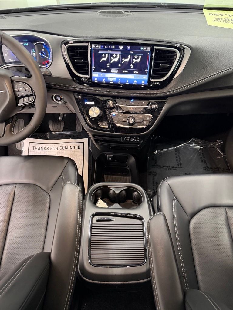 2024 Chrysler Pacifica Hybrid S Appearance Pkg