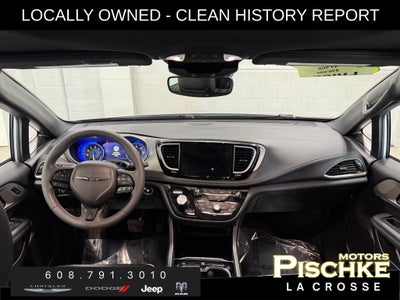 2023 Chrysler Pacifica Limited AWD