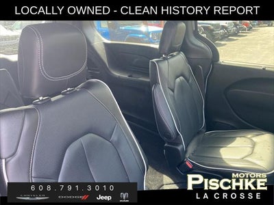2023 Chrysler Pacifica Limited AWD