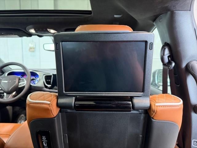 2024 Chrysler Pacifica Pinnacle AWD